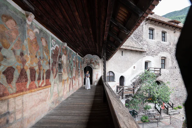 De fresco's van slot Runkelstein