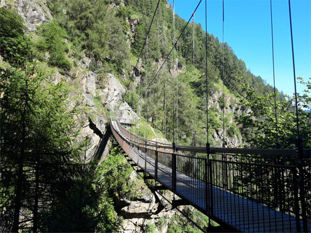 Etappenvorschlag Meraner Höhenweg 2: Von Giggelberg über die 1000-Stufen Schlucht bis nach Katharinaberg im Schnalstal Partschins 5 suedtirol.info