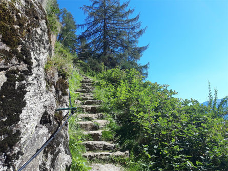 Etappenvorschlag Meraner Höhenweg 2: Von Giggelberg über die 1000-Stufen Schlucht bis nach Katharinaberg im Schnalstal Partschins 4 suedtirol.info