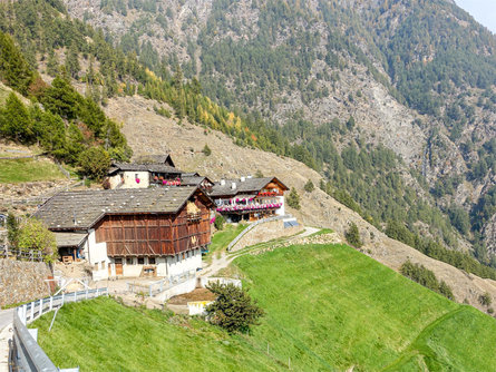 Etappenvorschlag Meraner Höhenweg 2: Von Giggelberg über die 1000-Stufen Schlucht bis nach Katharinaberg im Schnalstal Partschins 7 suedtirol.info