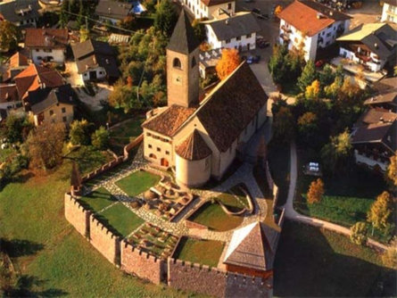 Pfarrkirche von Seis am Schlern Kastelruth 3 suedtirol.info