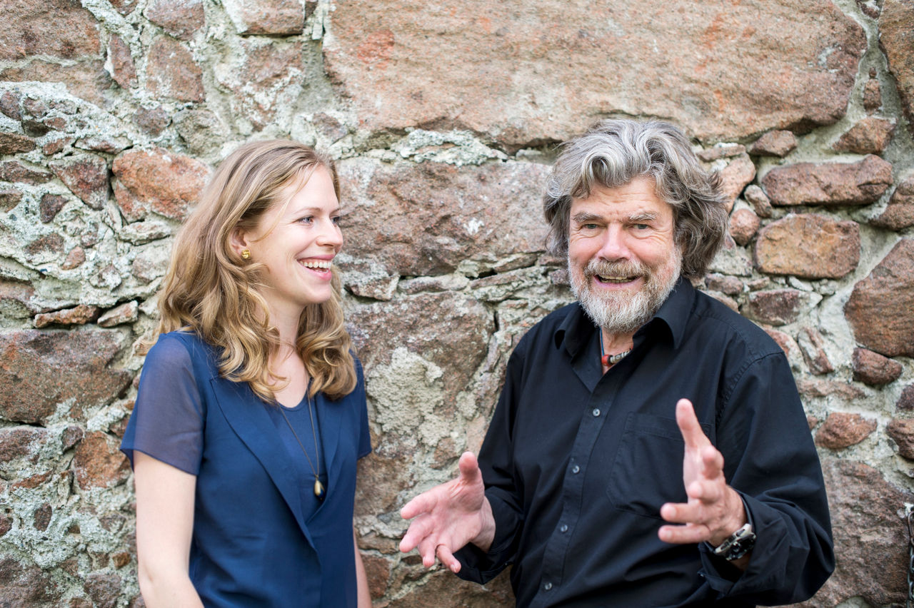 Portraitaufnahme von Magdalena Messner und ihrem Vater Reinhold Messner