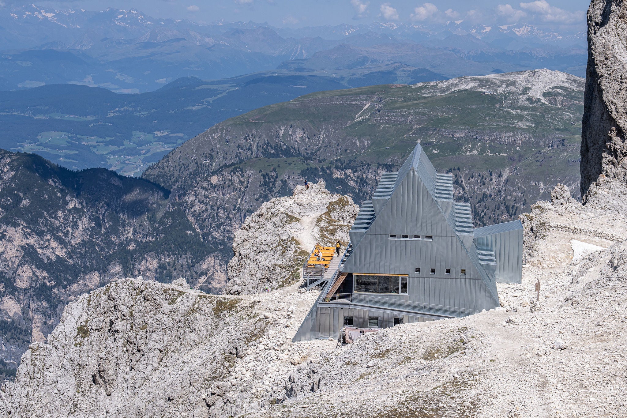 Vista panoramica sul Rifugio Passo Santner