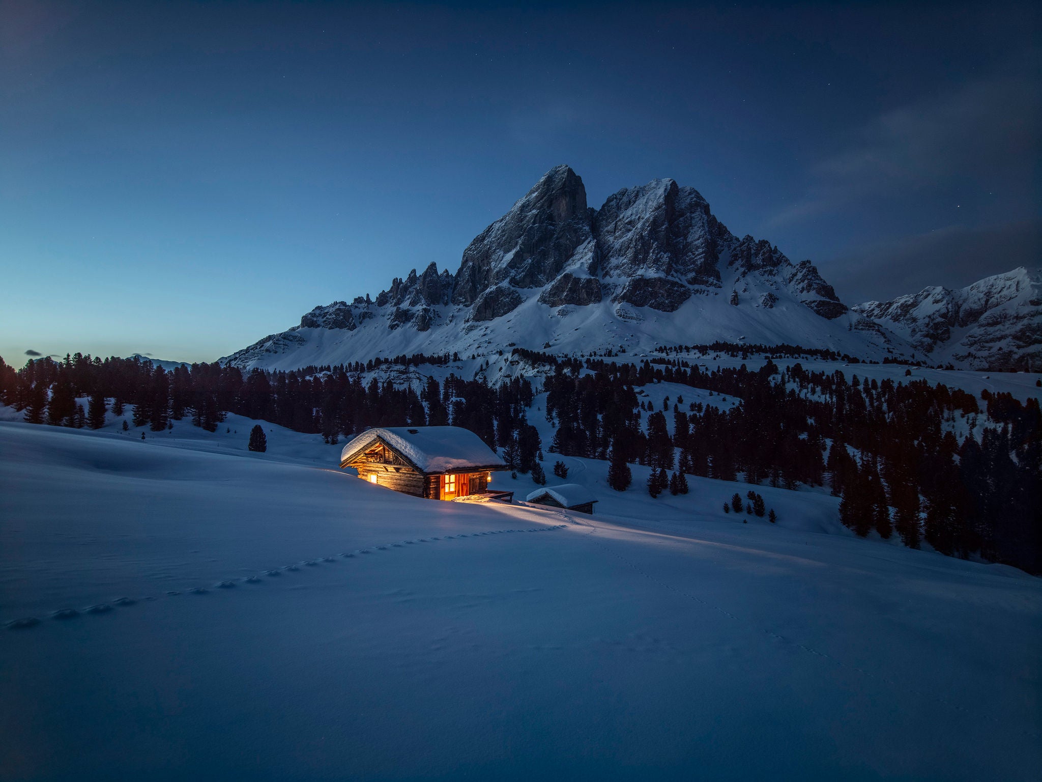 Hütte am Würzjoch bei Nacht