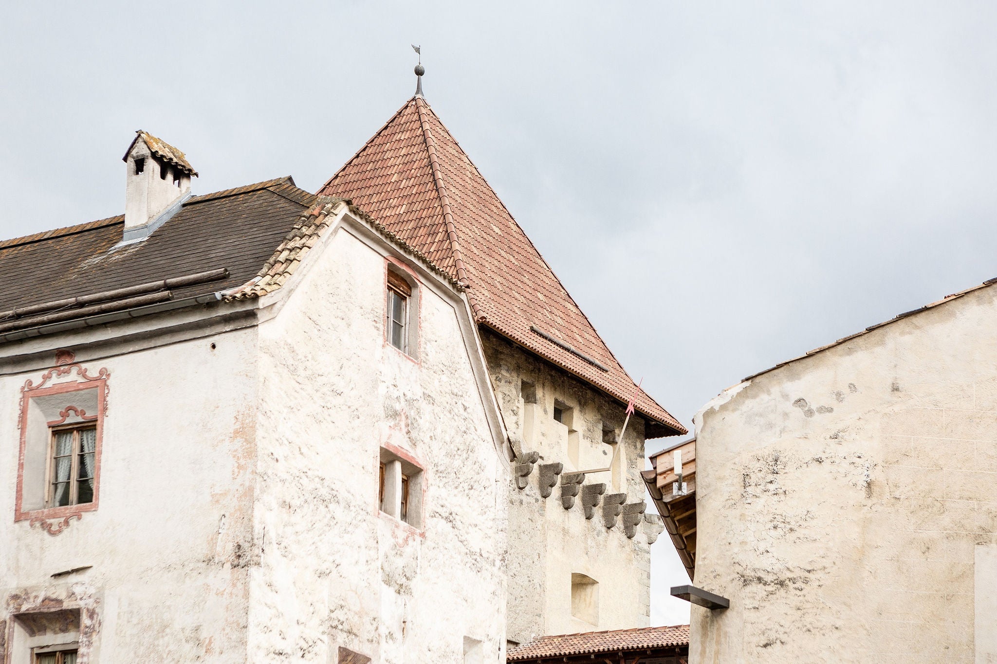 Gebäude im Stil der Romanik 