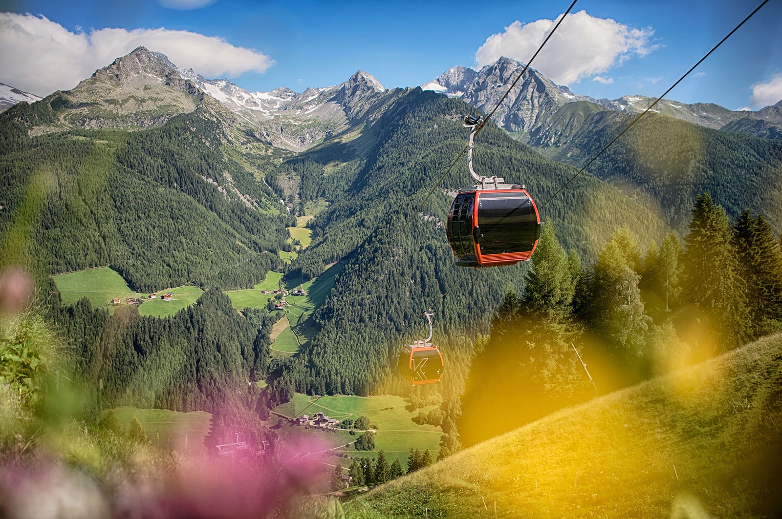 Kabinenbahn am Klausberg im Frühling