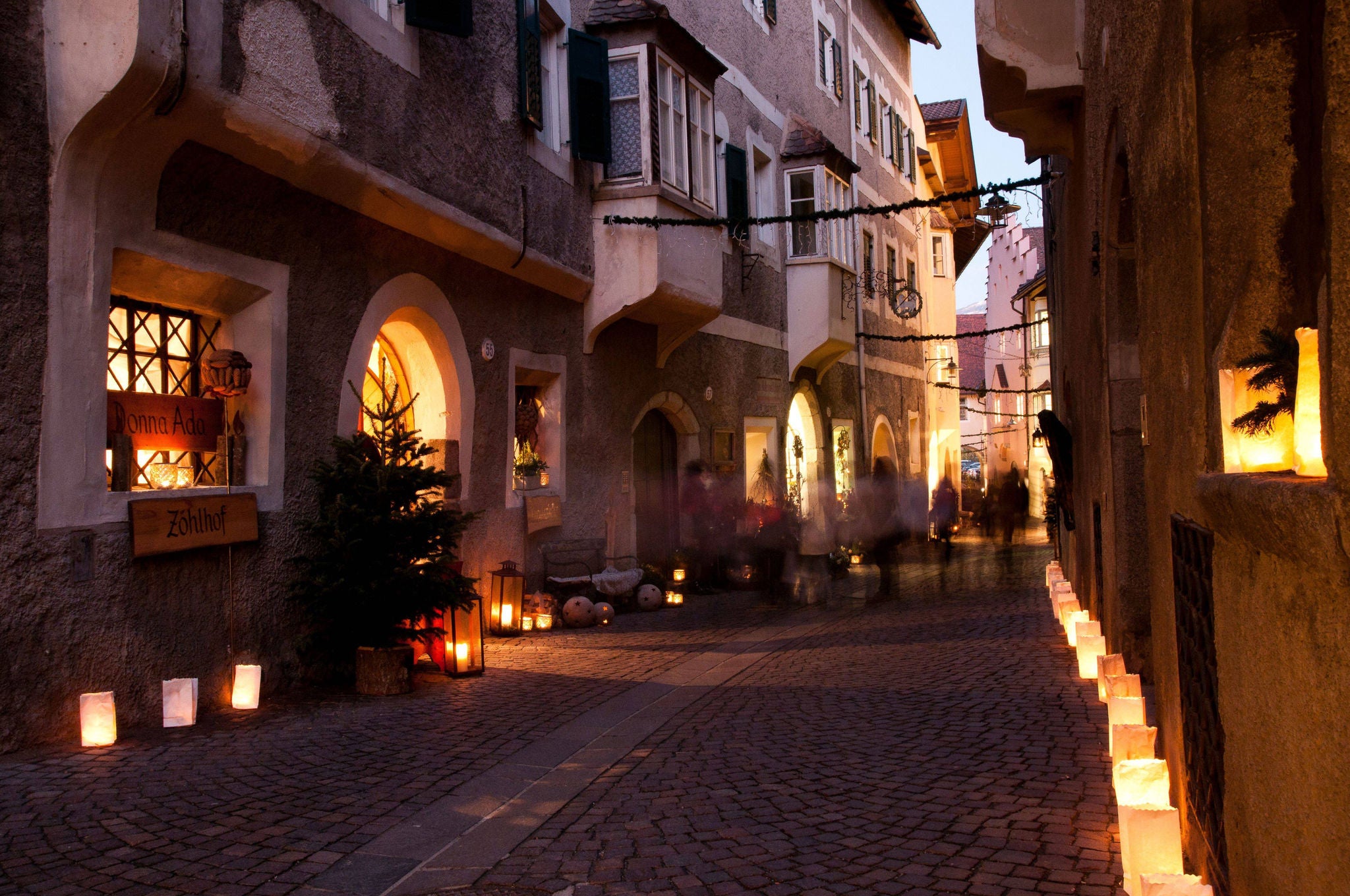 Weihnachtsstimmung in den Gassen von Klausen
