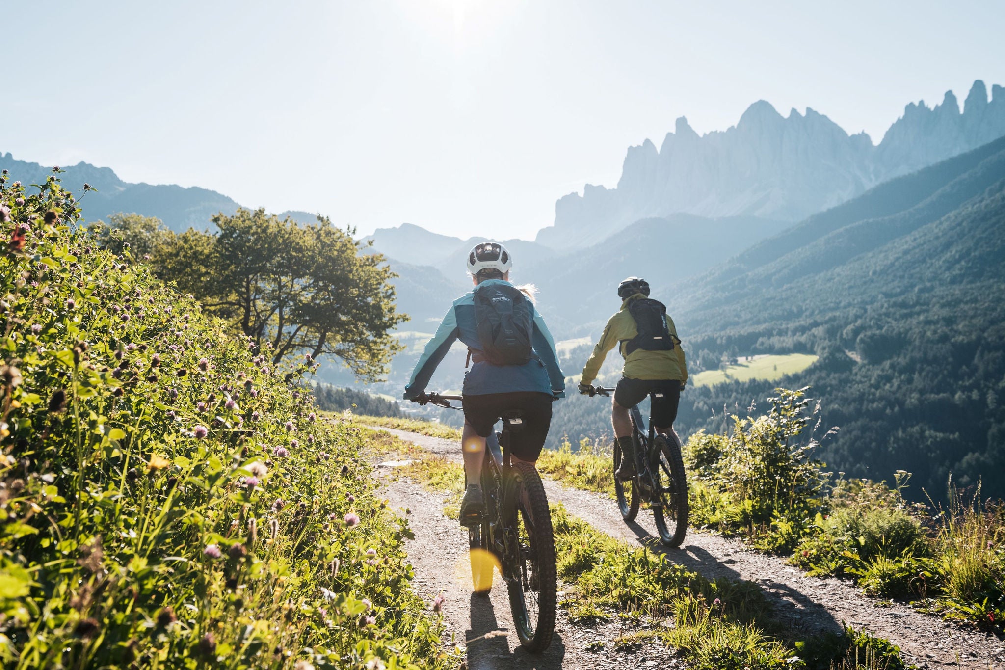 Zwei Mountainbiker in Villnöss