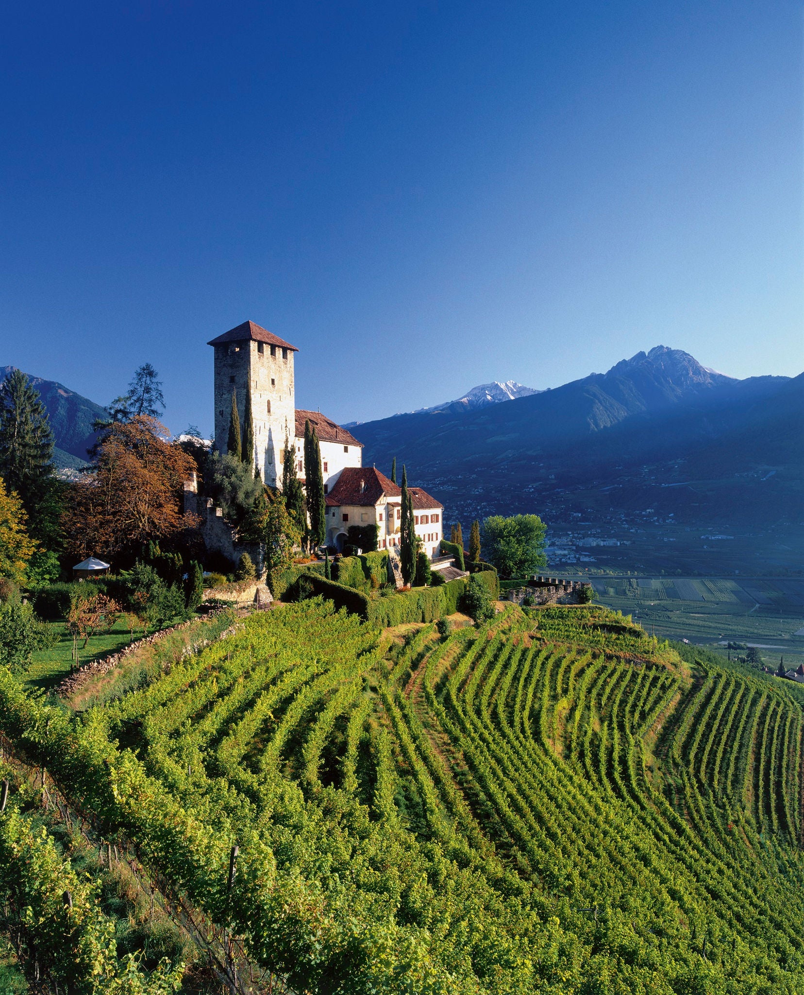 Schloss Lebenberg im Herbst
