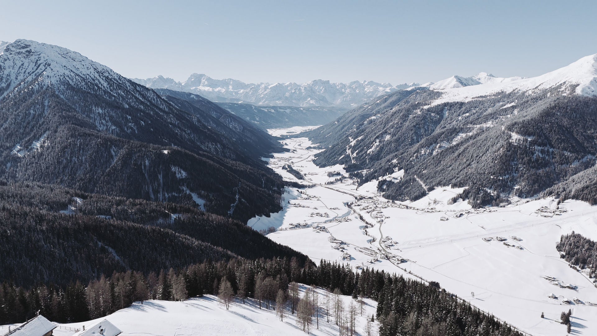 Blick über das verschneite Gsiesertal