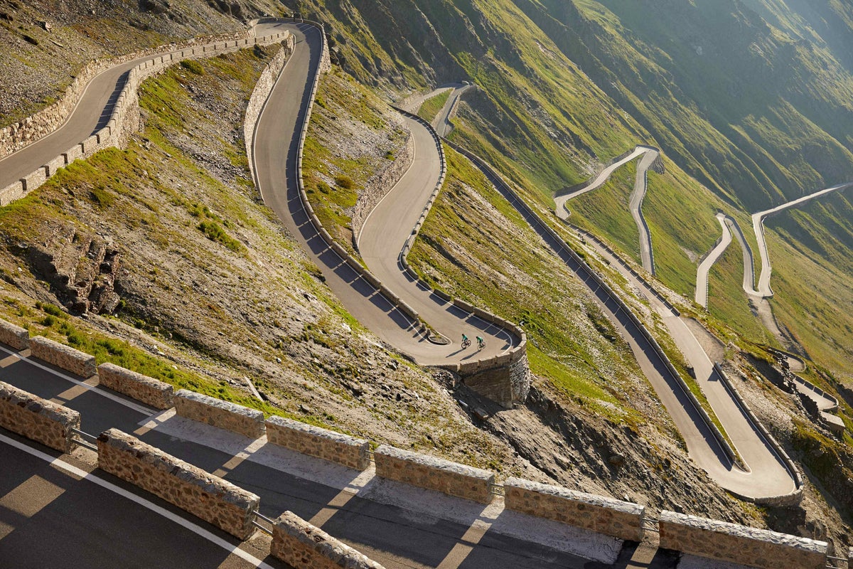 La route sinueuse menant au col du Stelvio