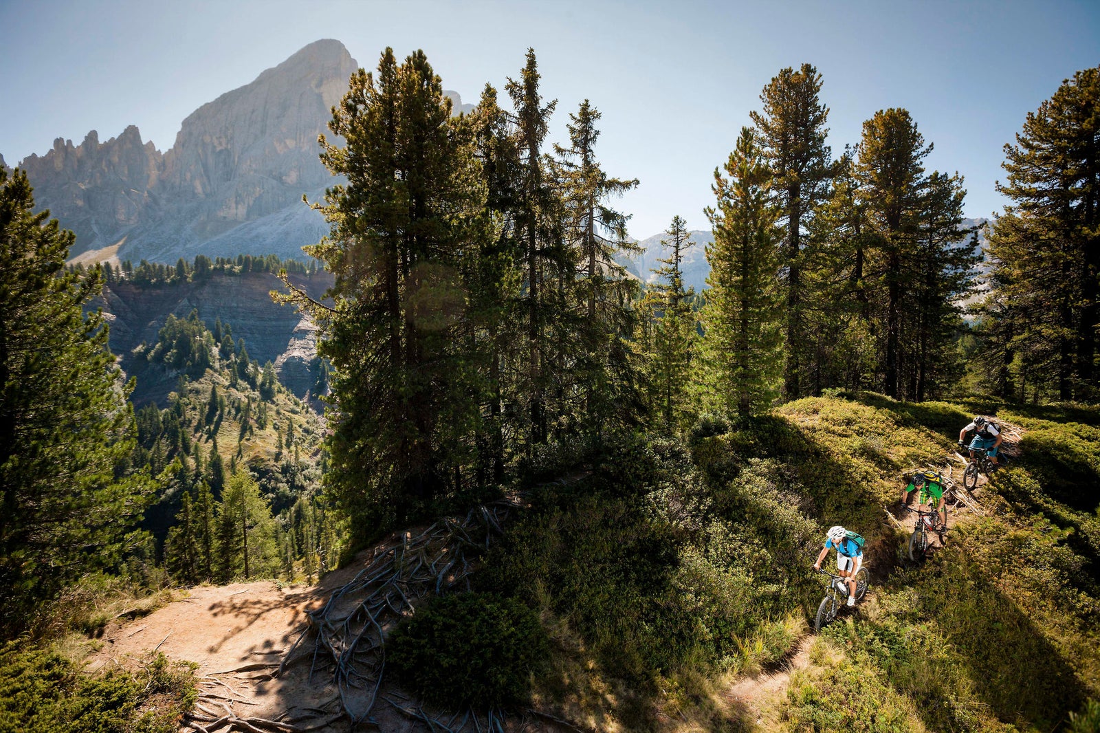 3 Mountainbiker unterwegs am Würzjoch