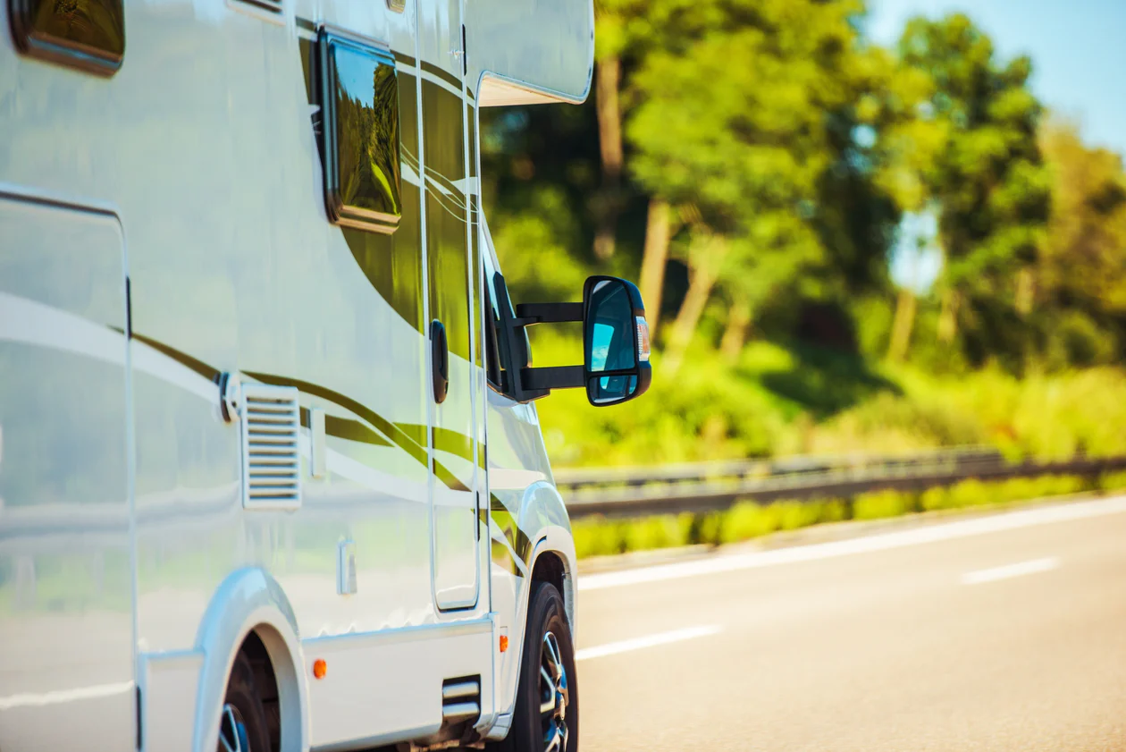 Příjezd obytným vozem