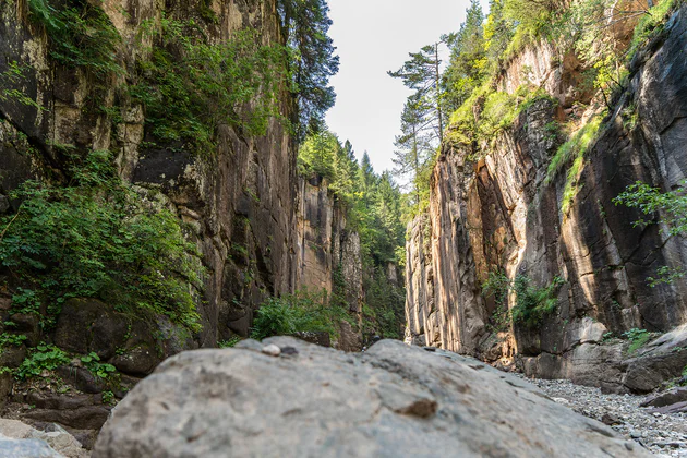 The different types of rocks in the Bletterbachschlucht gorge