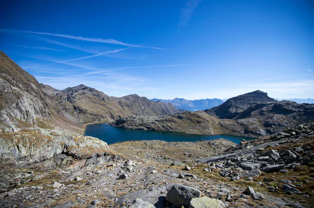 Blick auf einen Bergsee im Naturpark Texelgruppe