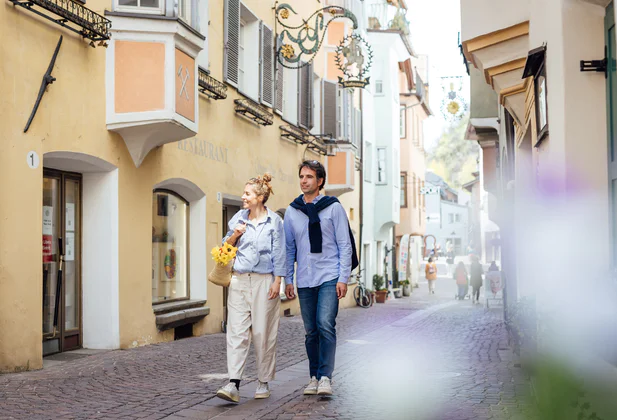 Passeggia per la città di Chiusa