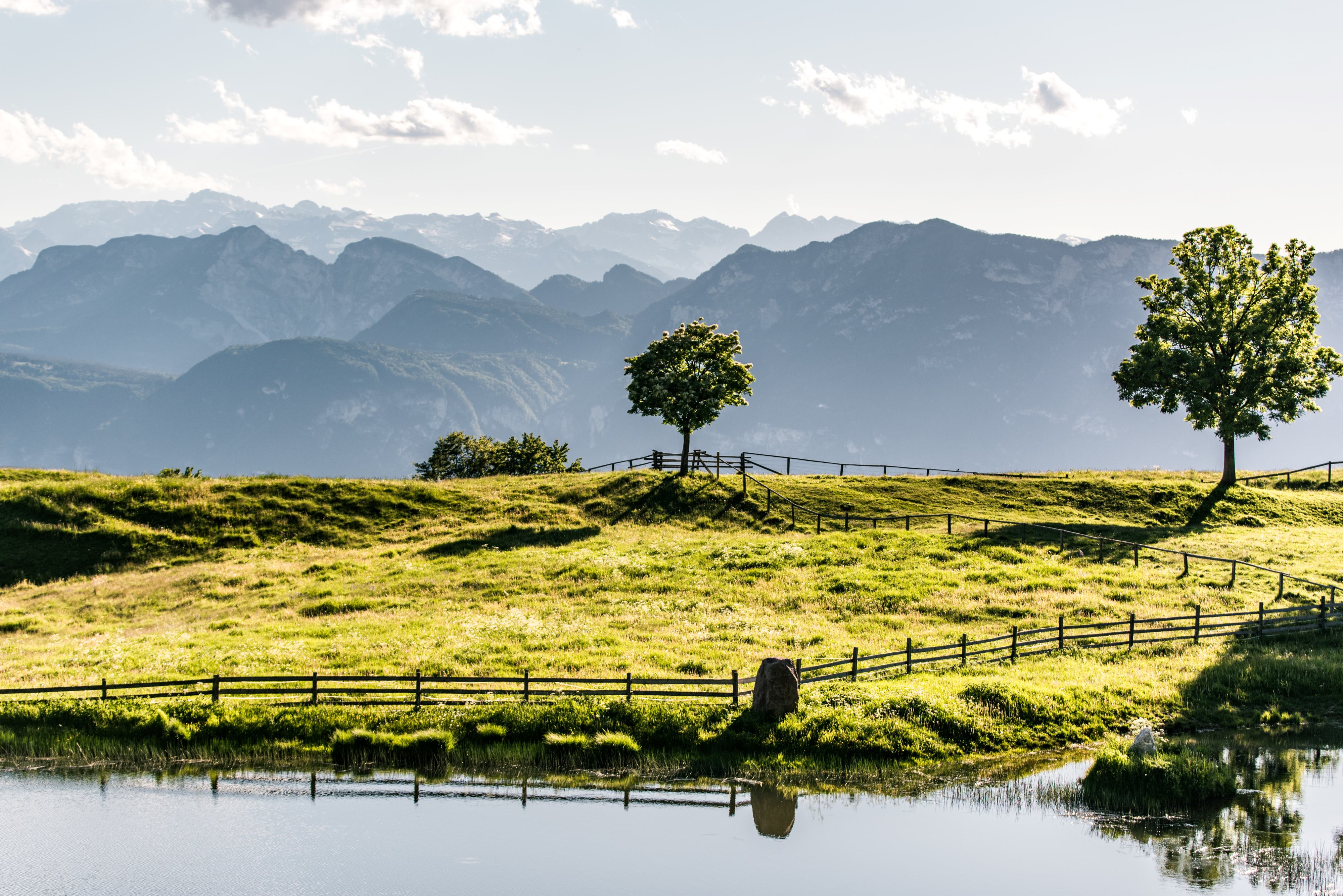 Uitzicht over de valleien in het zuiden van Zuid-Tirol