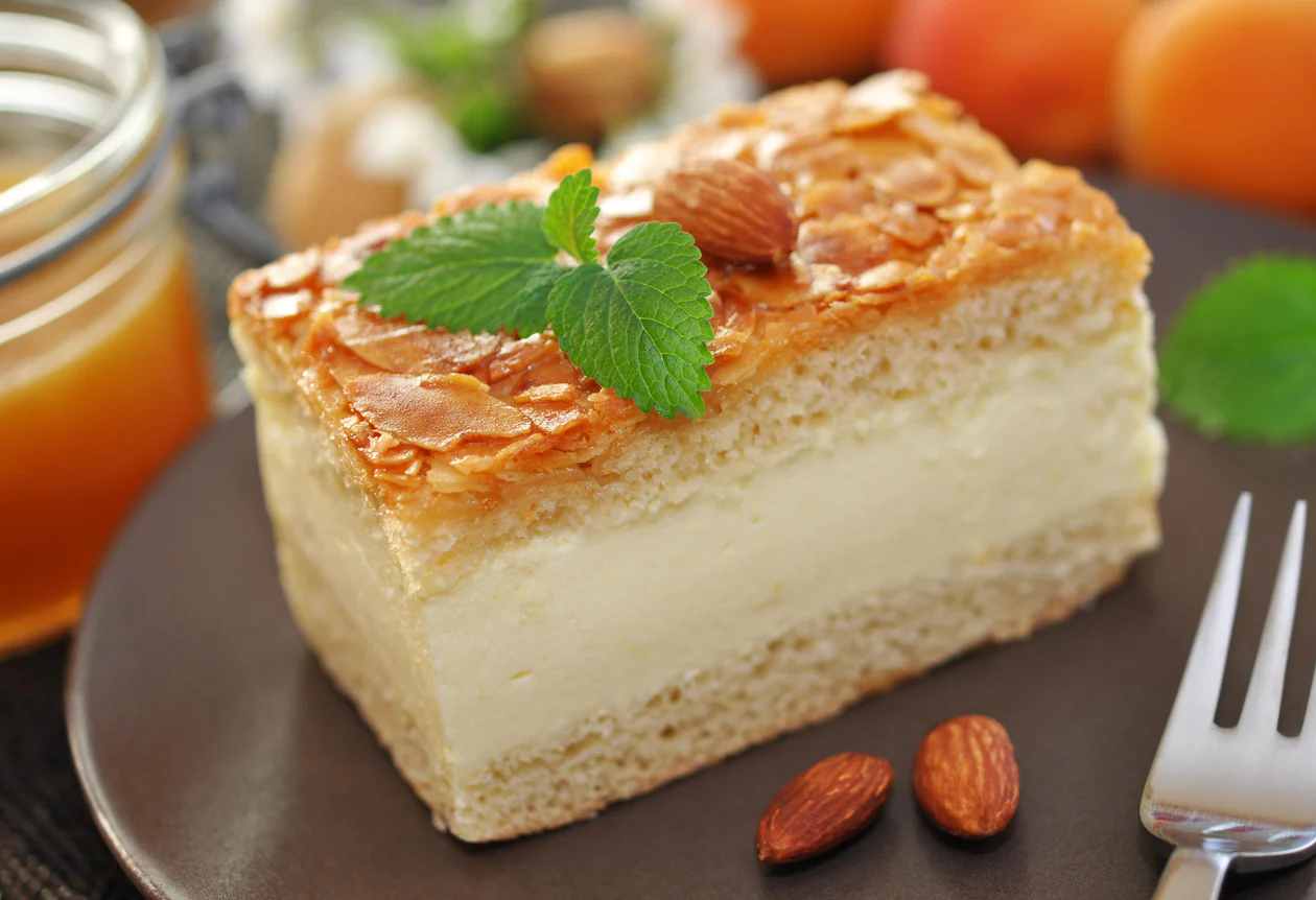 Bienenstich mit Vanillecreme