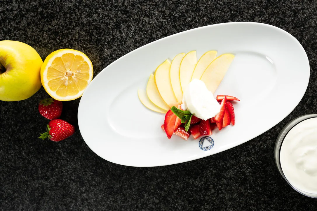 Yoghurt & lemon mousse with strawberries and apples