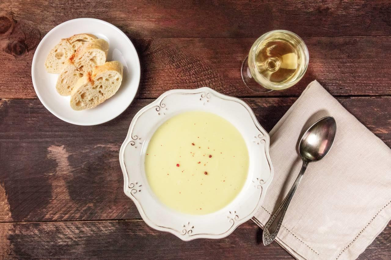 Südtiroler Weinsuppe Rezept - Traditionelle Tiroler und italienische ...