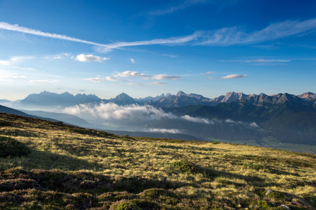 Vista sul profilo montuoso della regione Plan de Corones da un punto panoramico