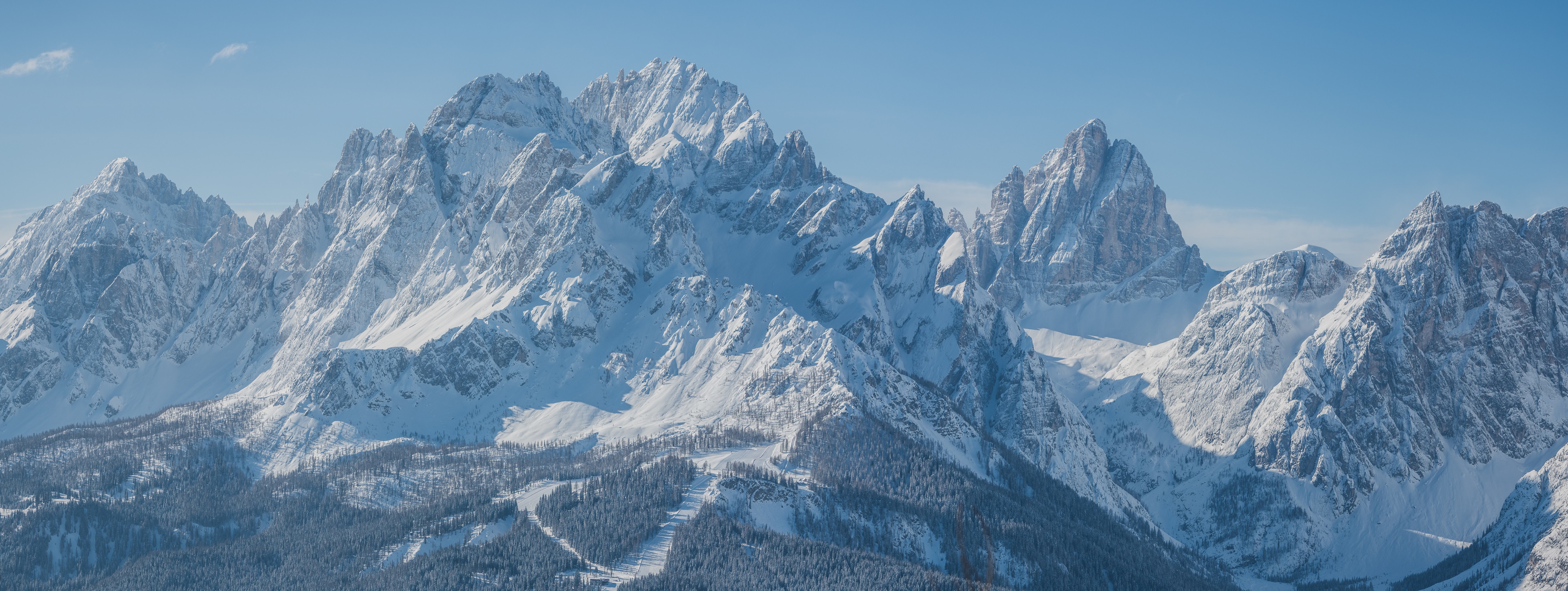 Il panorama dolomitico invernale in Alta Pusteria.