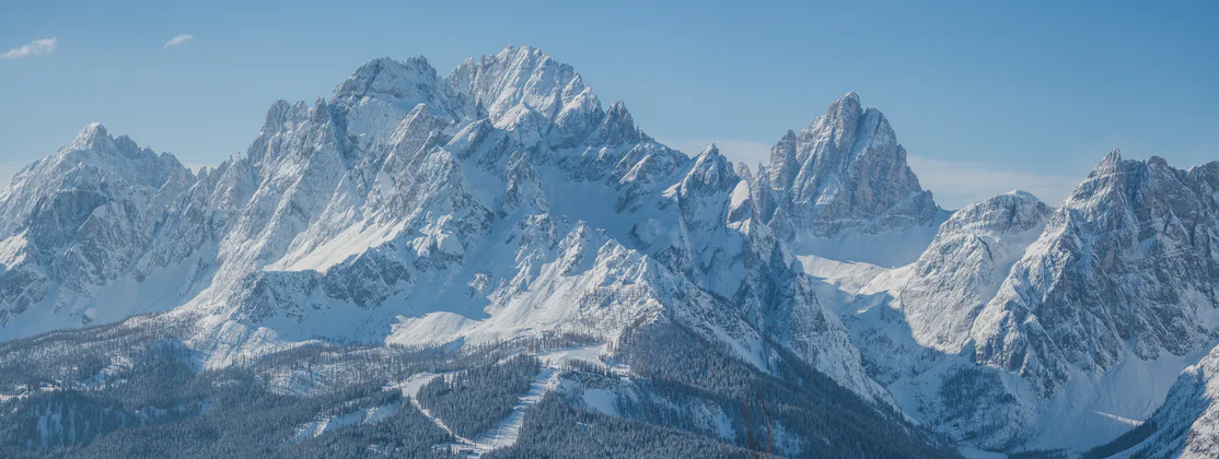 Das winterliche Dolomitenpanorama im Hochpustertal.