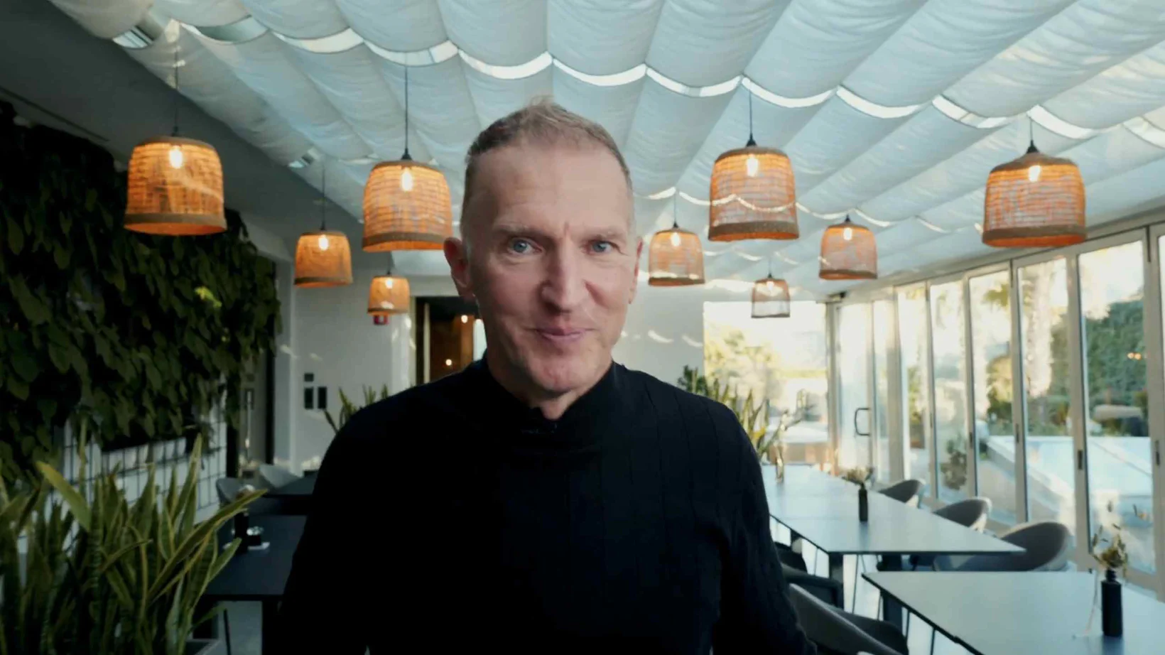 Klicke hier, um das Video das Interview mit Armin Pomella Hotelier Traminerhof zu hören