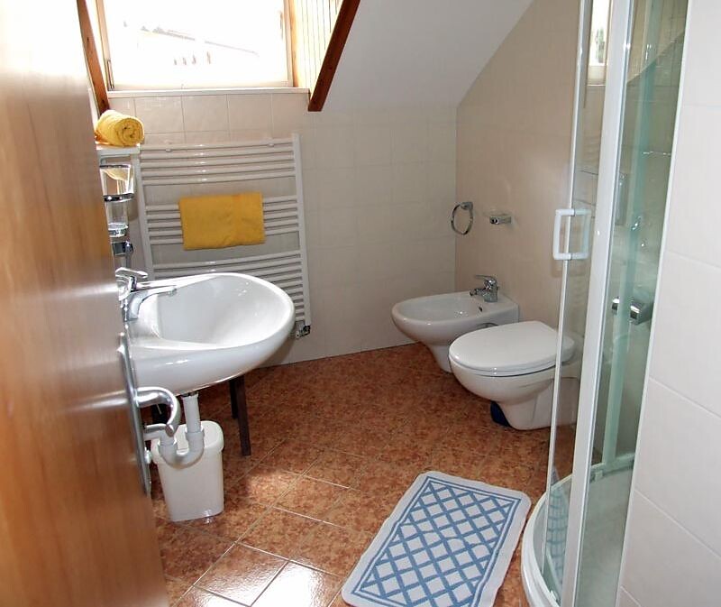 bathroom (ap. 4