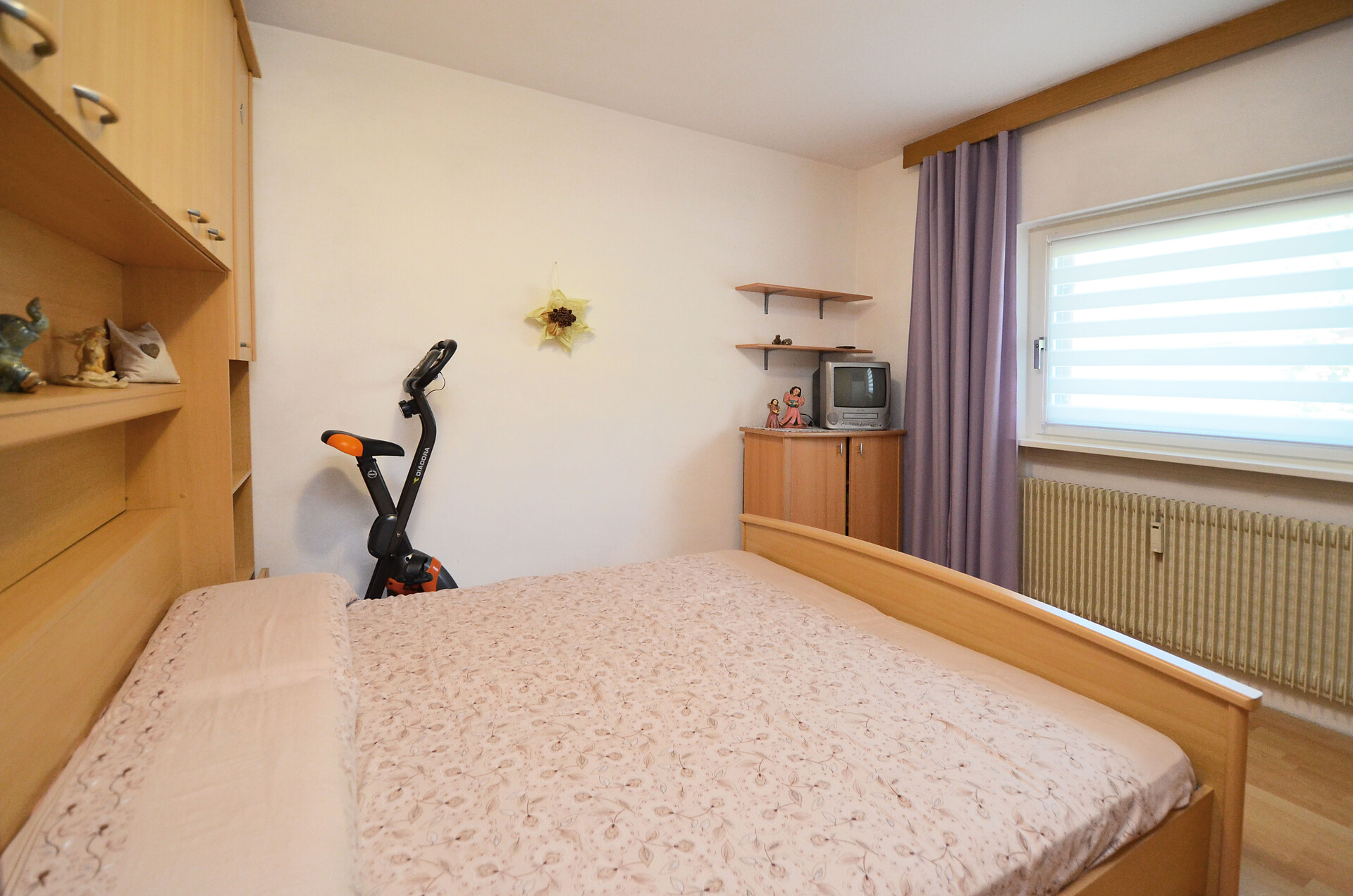 Bed room