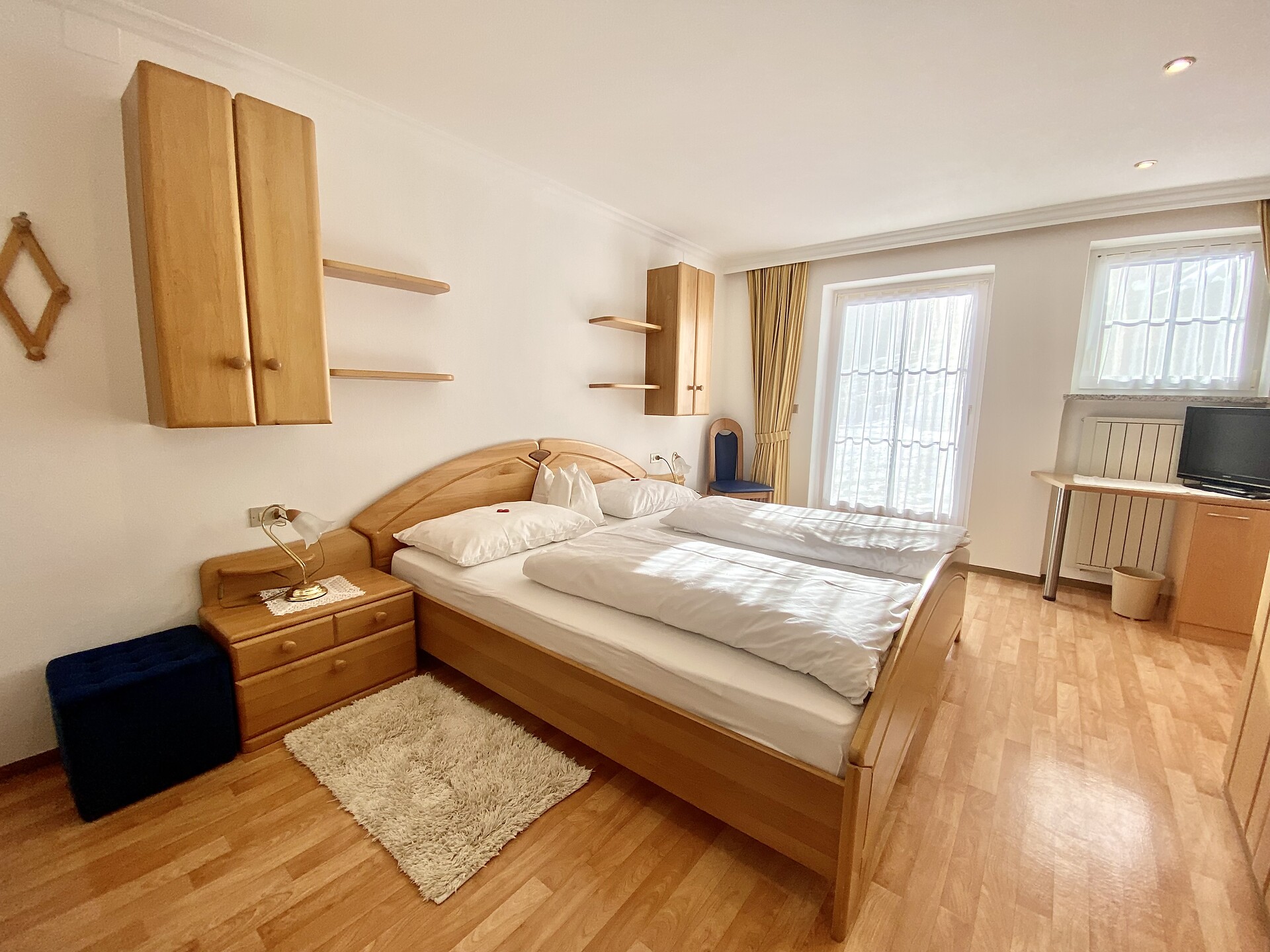 Bed room