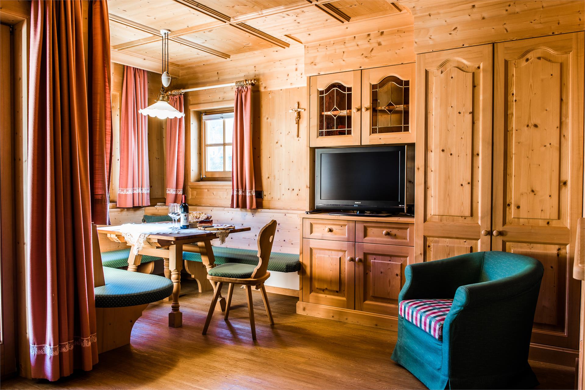 Apartments Cësa Valeria St.Ulrich 4 suedtirol.info