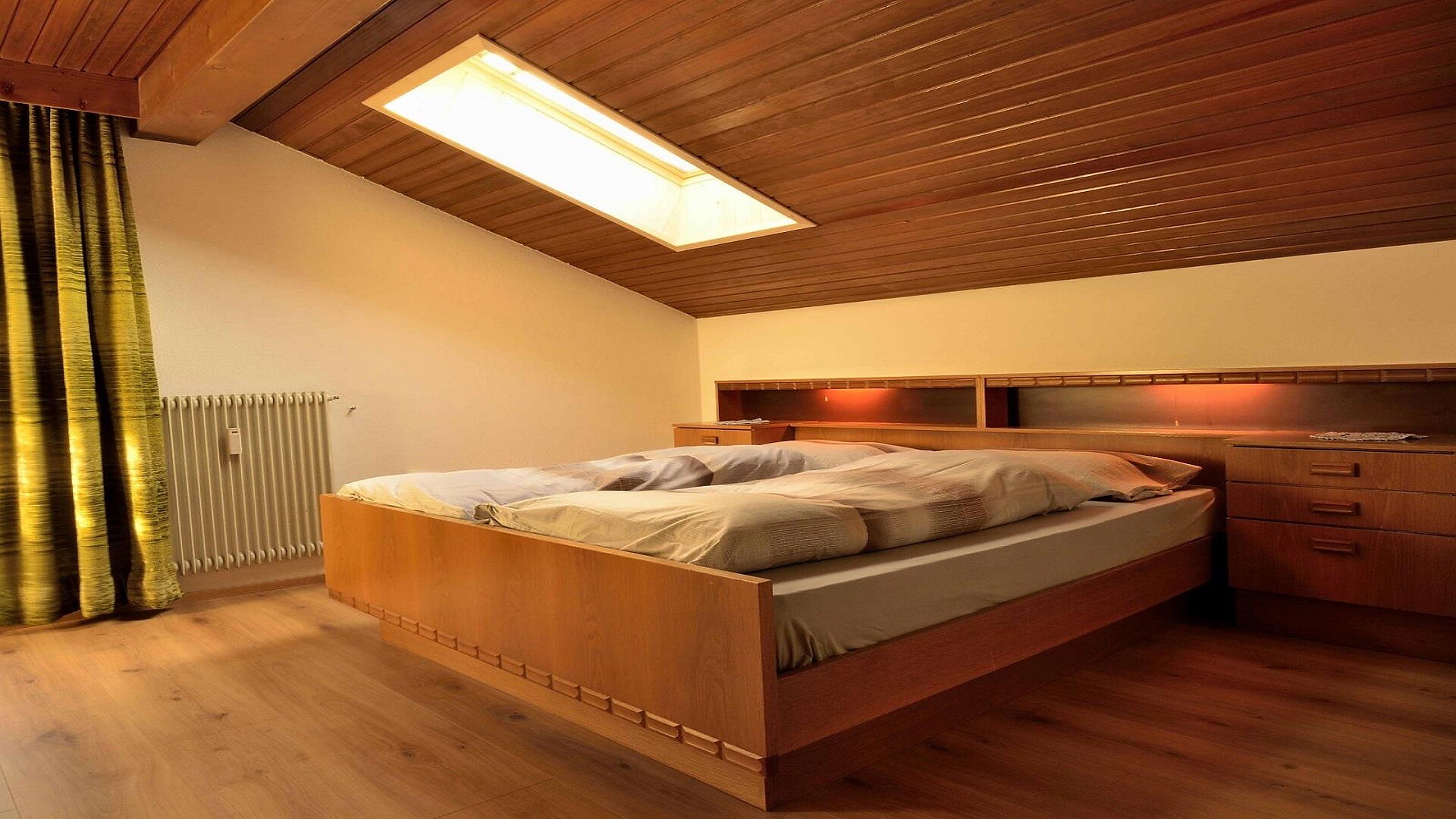 Schlafzimmer 1