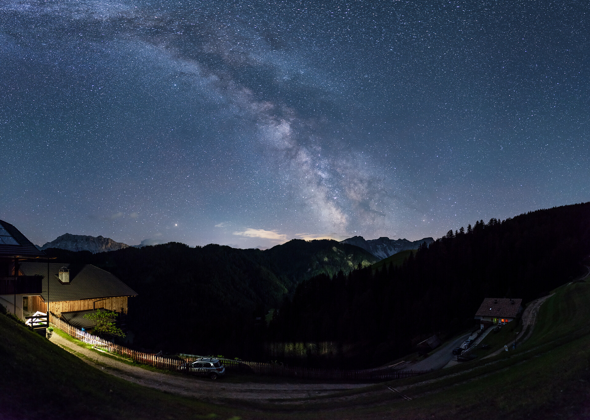 La Via Lattea sopra Laguscel