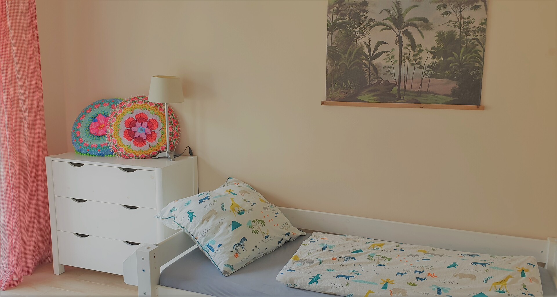 second bedroom with single beds
