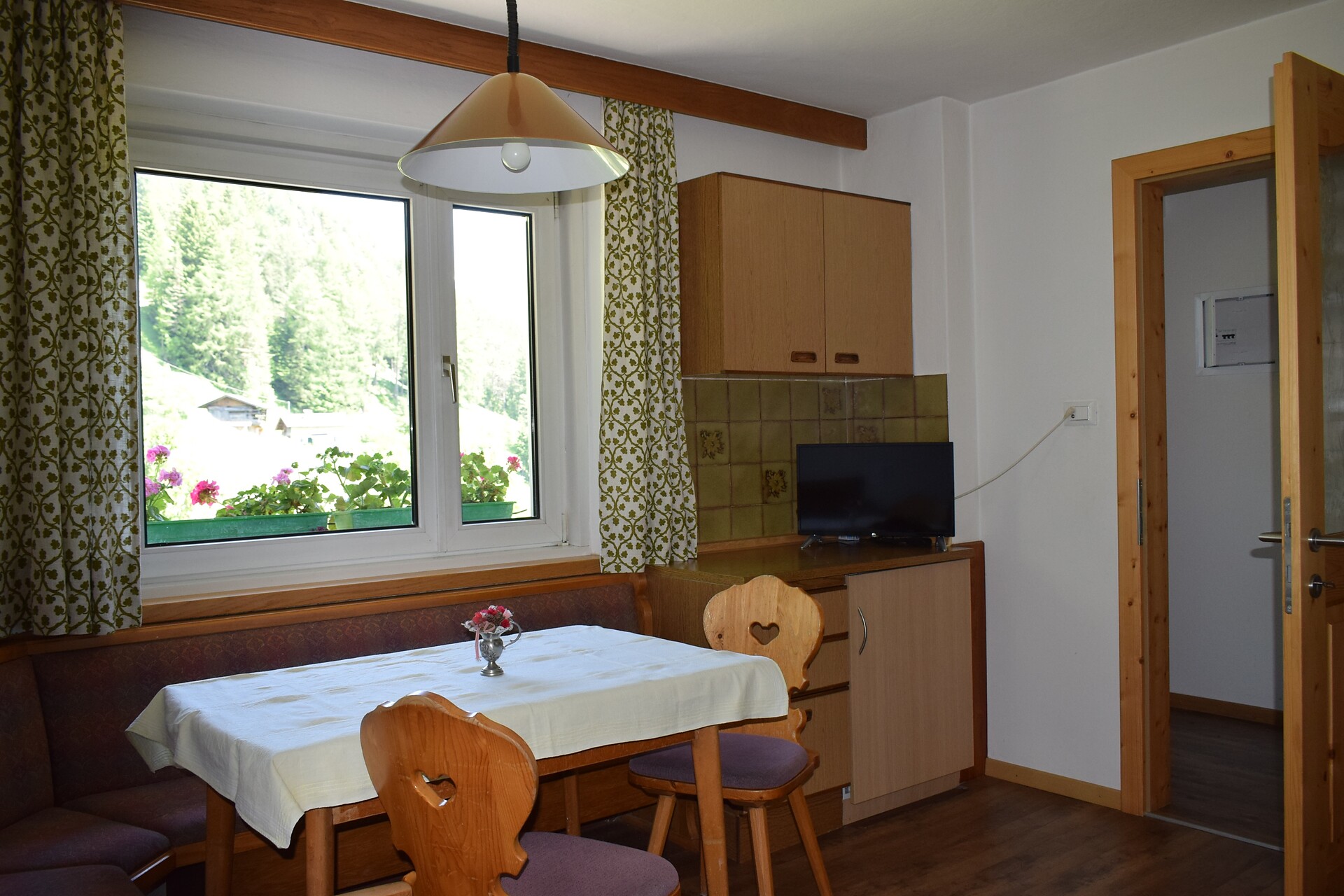 livingroom with kitchen