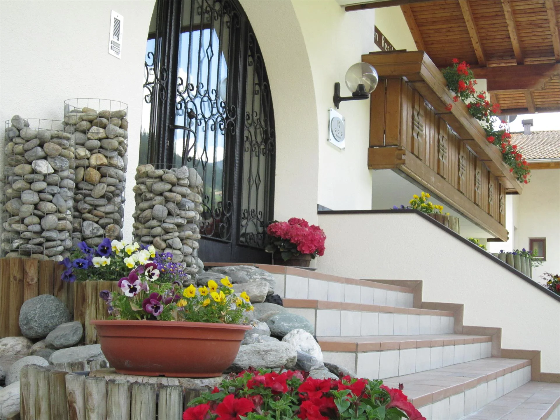 Aparthotel Garni Hubertus Malles 3 suedtirol.info