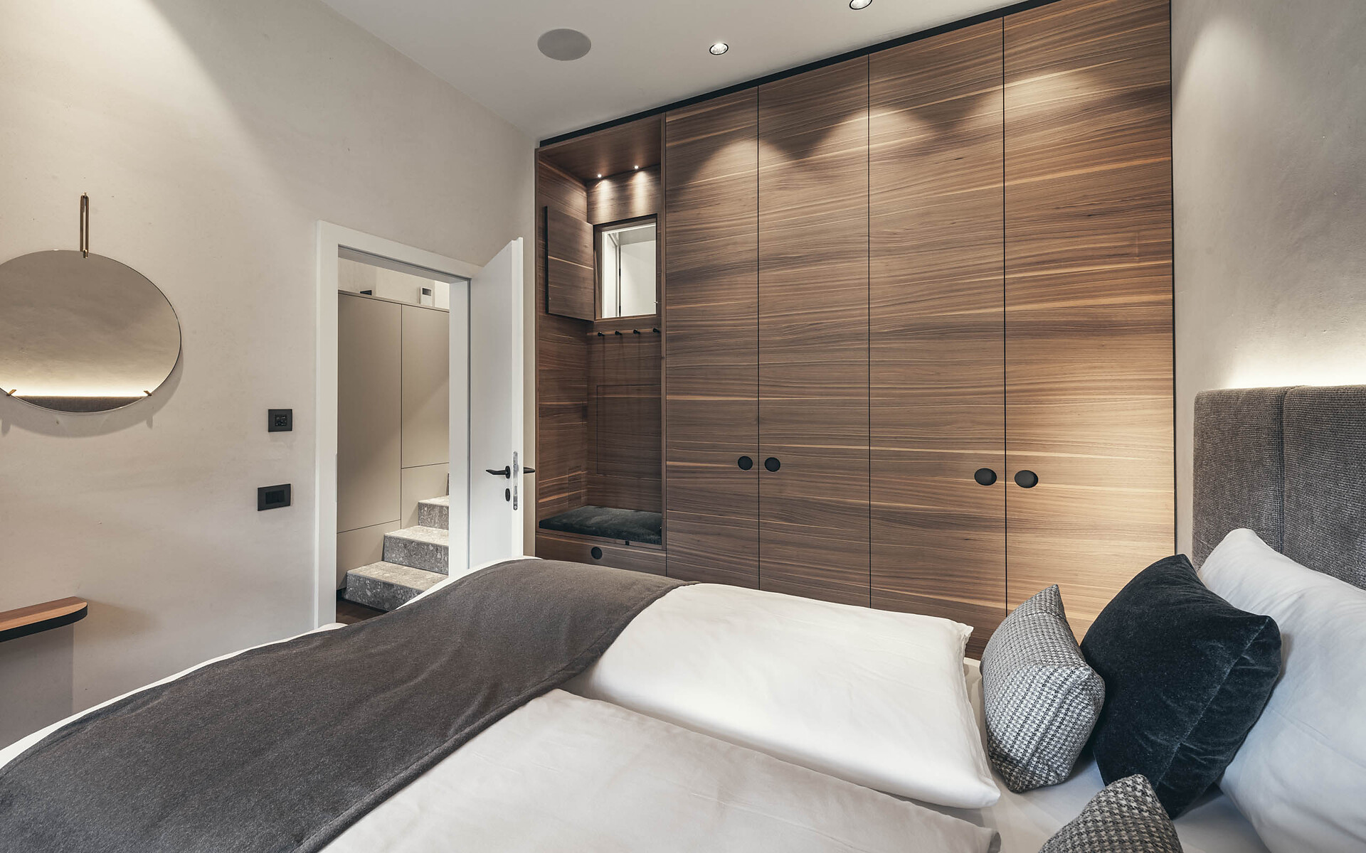 Apartment 901