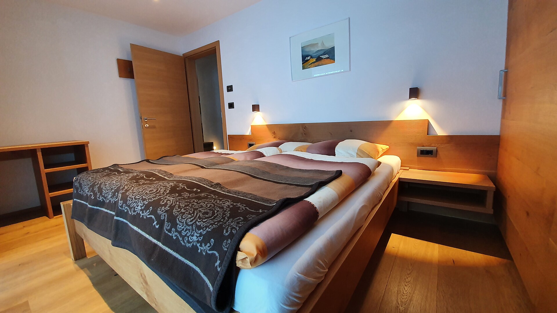 Schlafzimmer 1
