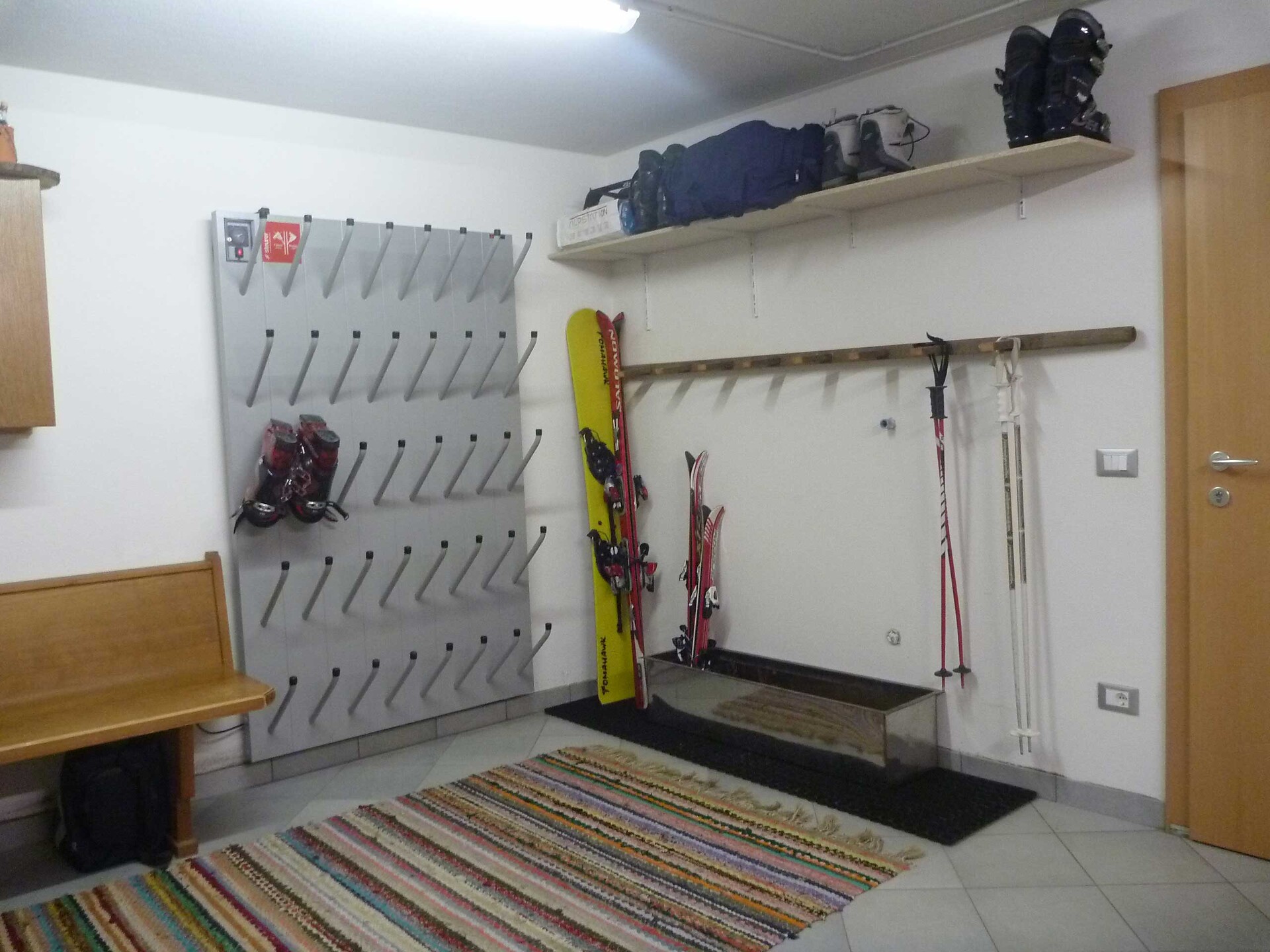 skirrom and boots dryer