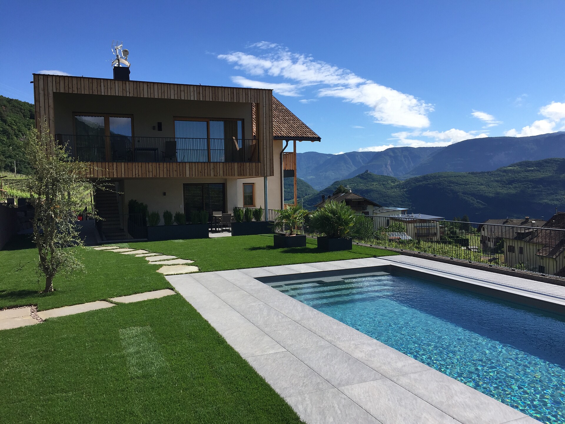Pool Aromis
