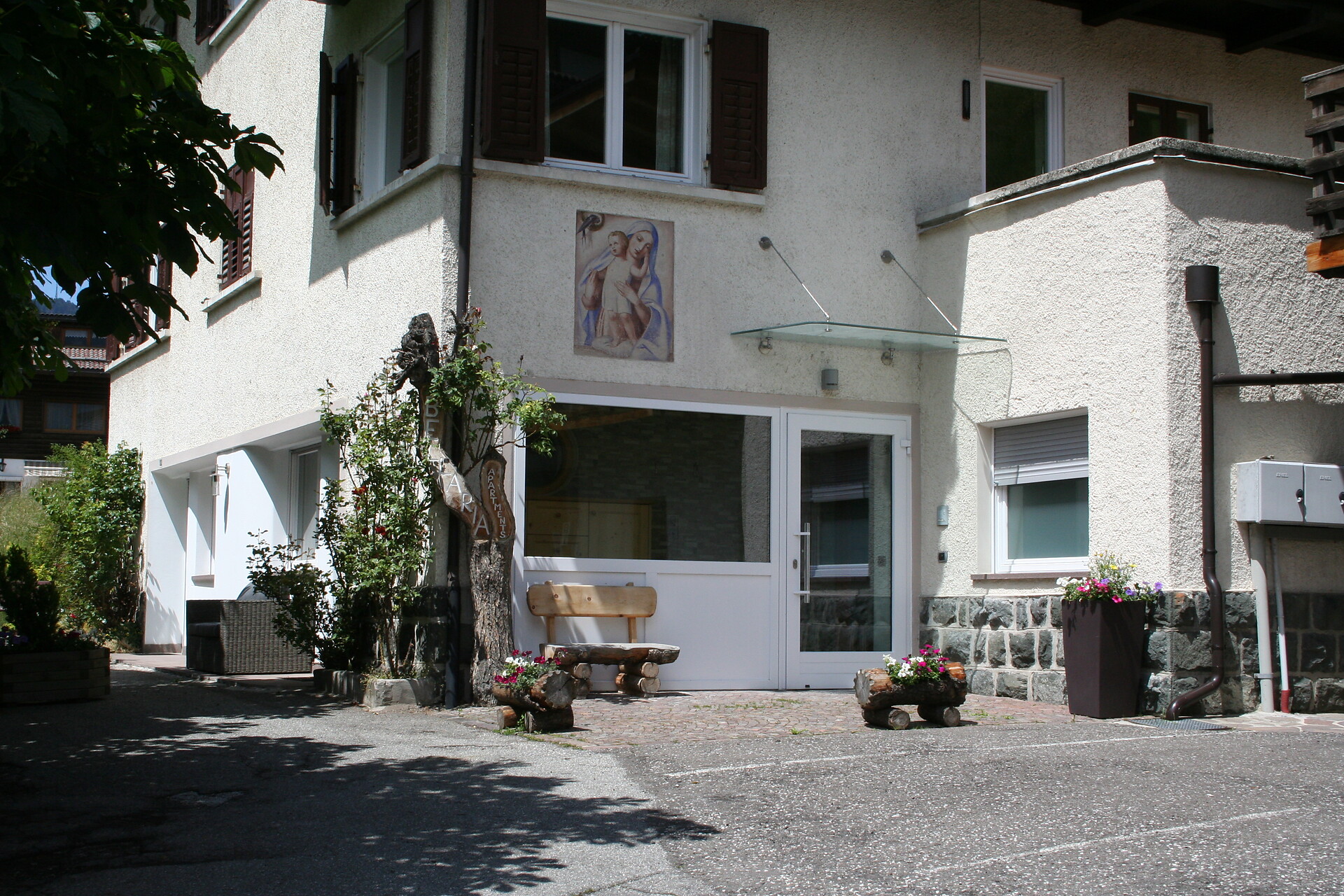Bellaria outside