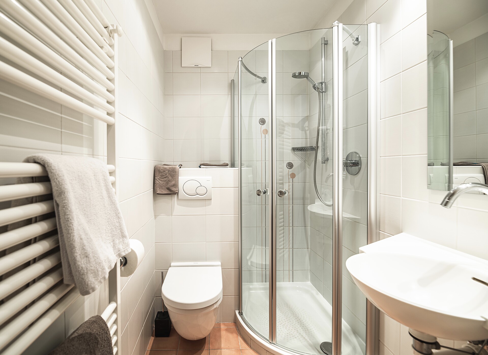 bahroom with shower Saslong