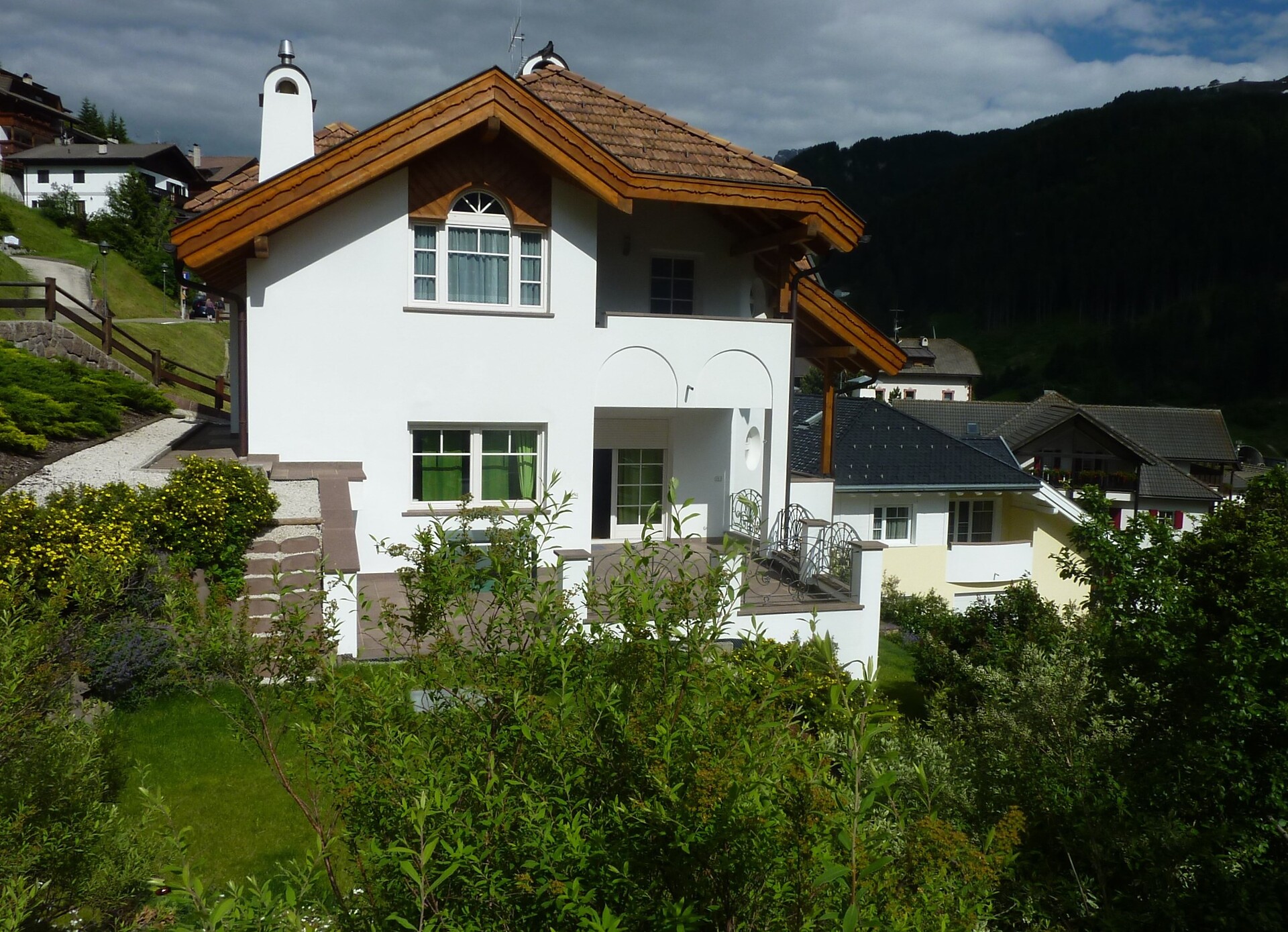 Apartments Valpinoi