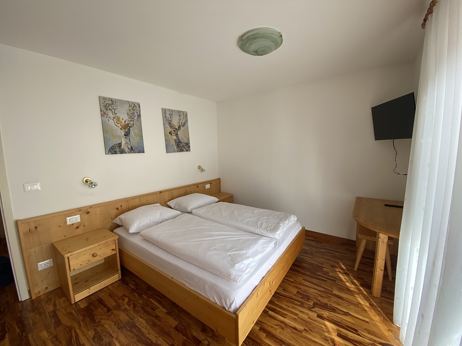 Schlafzimmer 1