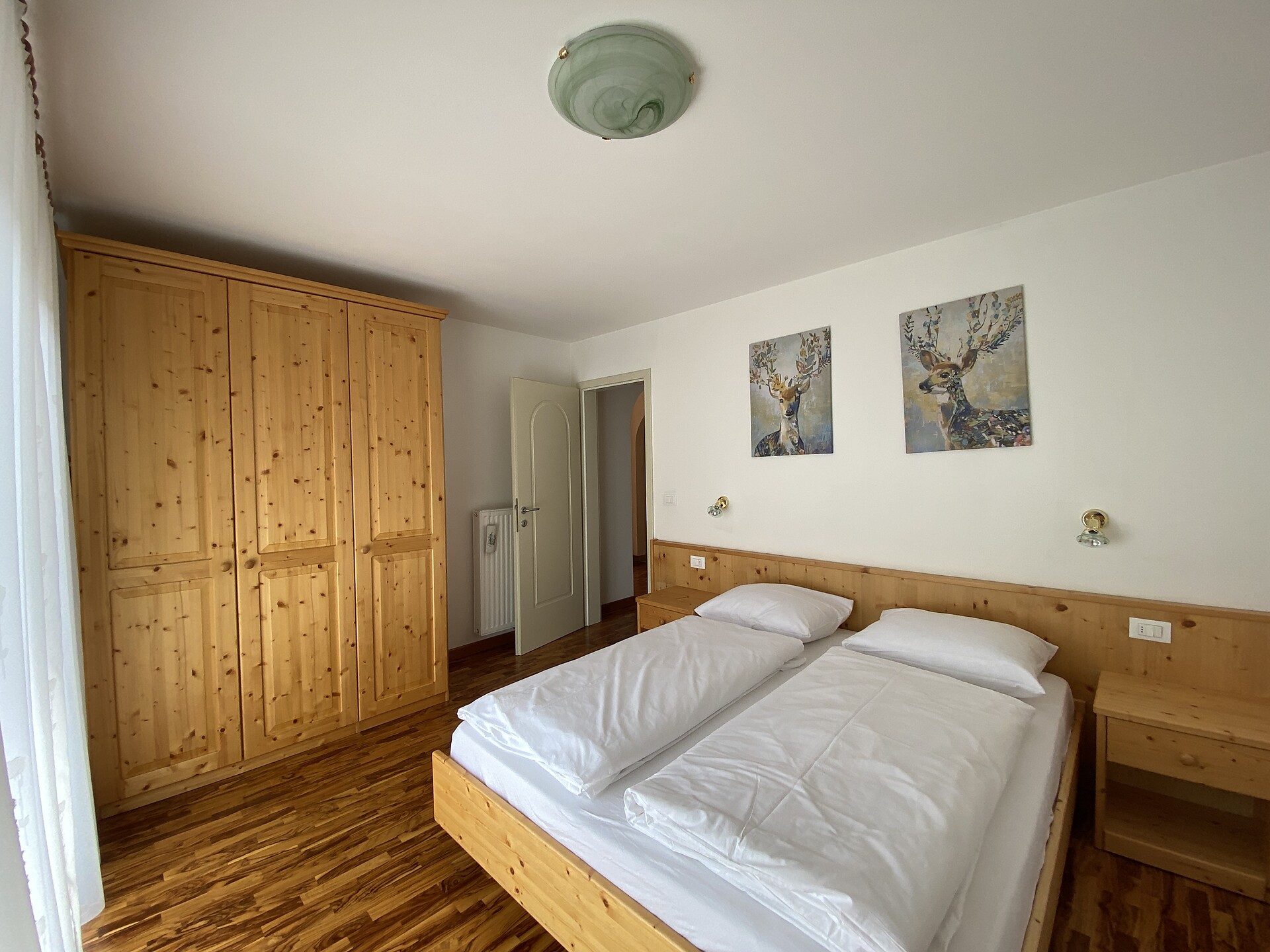 Schlafzimmer 1