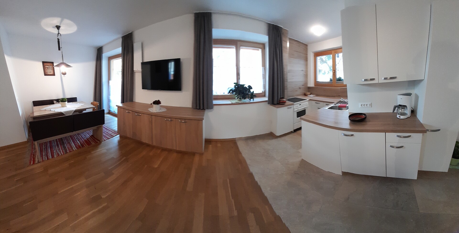 Wohnzimmer mit Kochnische