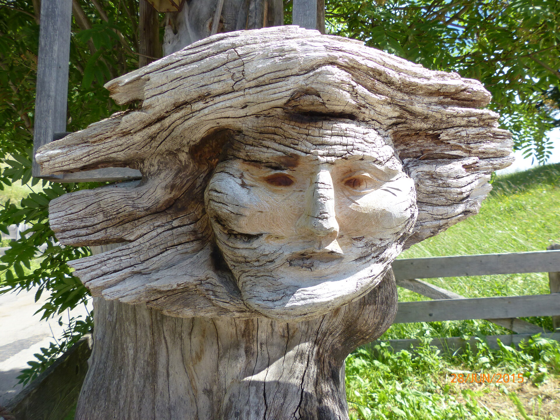 Le nostre tipiche sculture in legno nel bosco.
