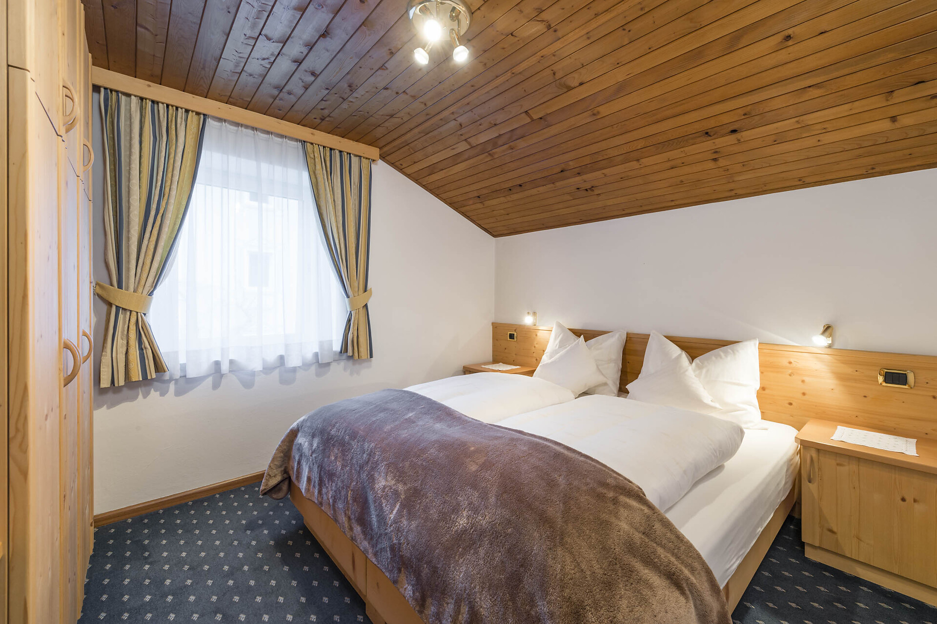 bedroom apartment NADIA Cesa Rabanser Val Gardena Dolomites