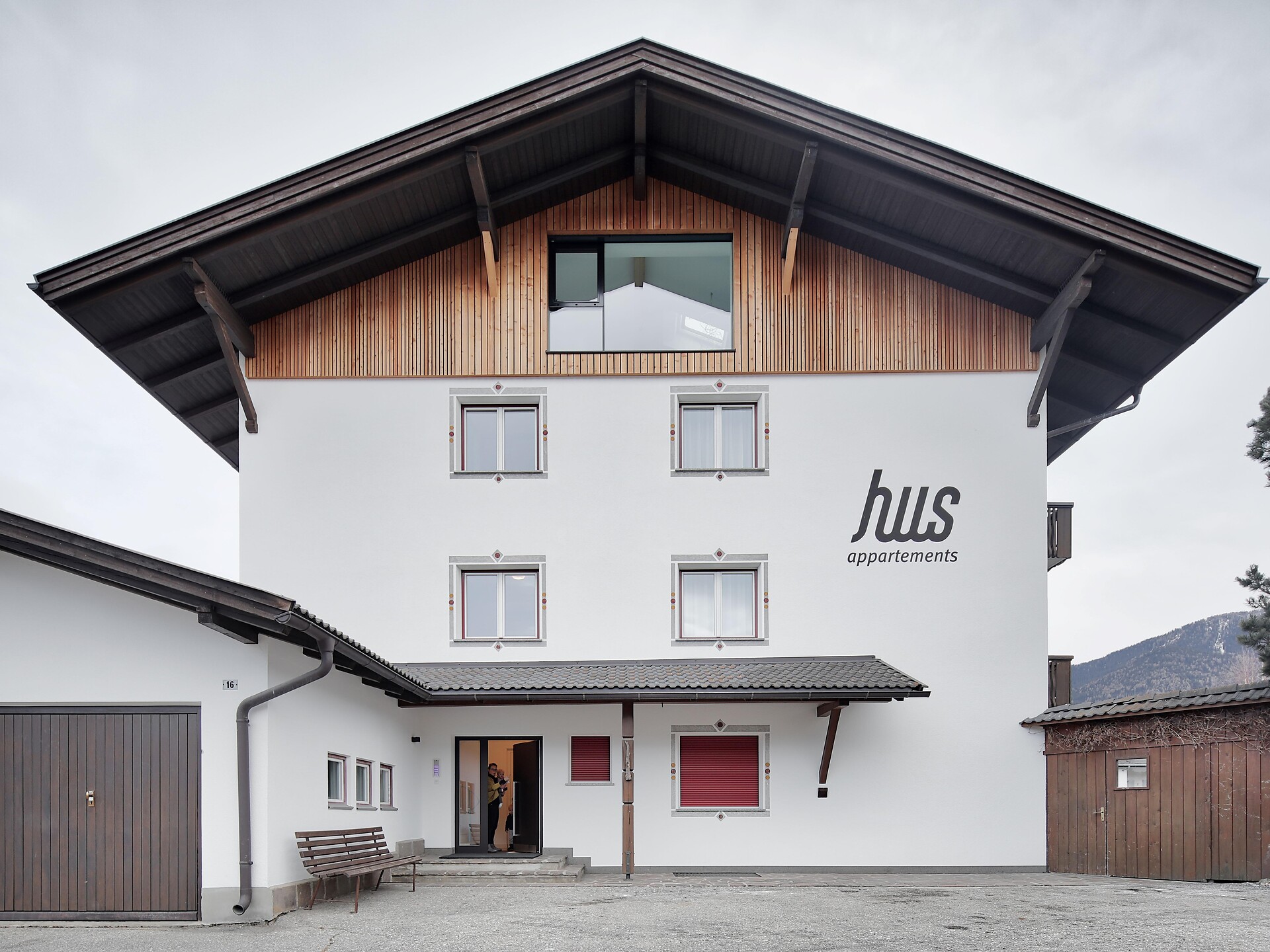 Apartments Hus
